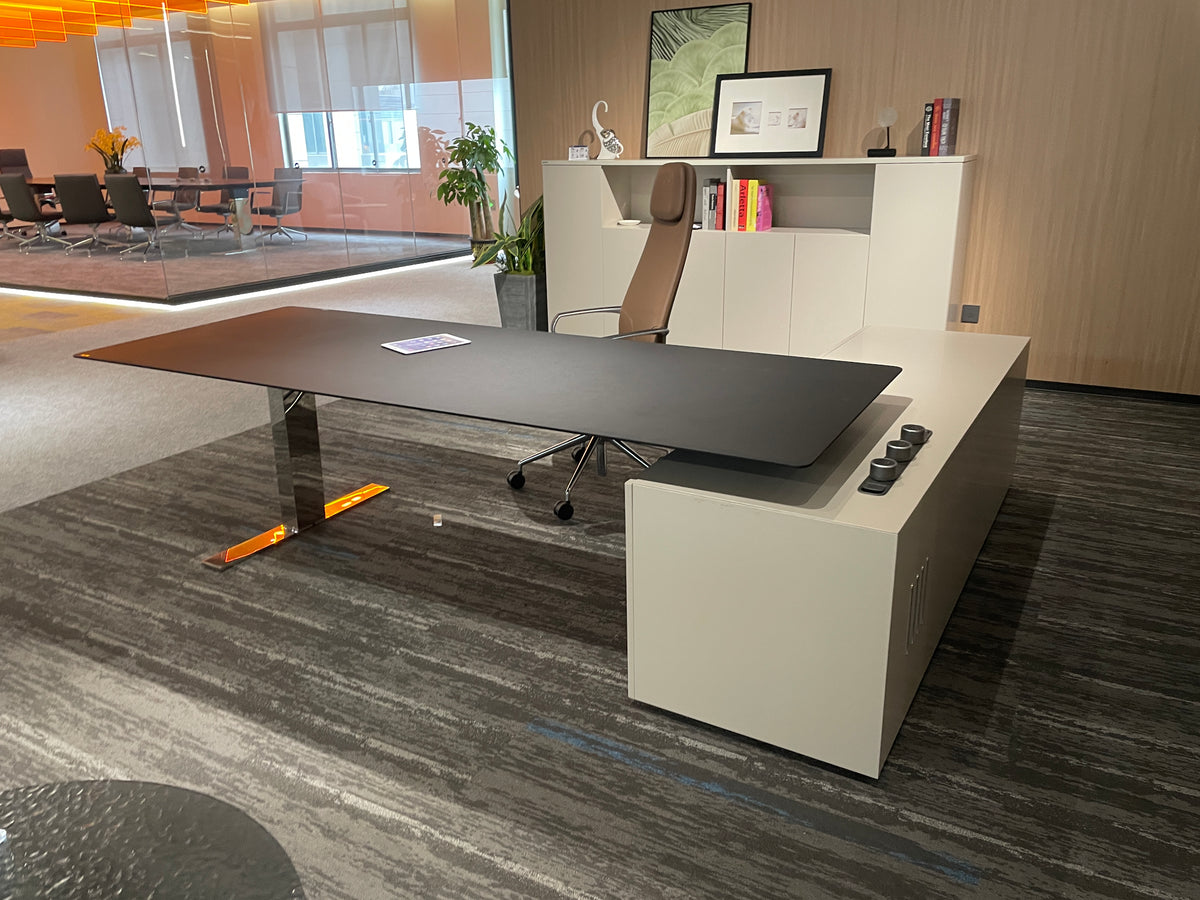 Modern Luxury Razor-Thin Executive Desk | Minimalist L-Shaped CEO Workstation with Chrome Blade Leg
